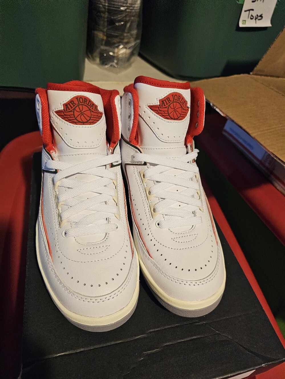 Air Jordan 2 Retro (GS) white/fire-red-sail size 4.5Y